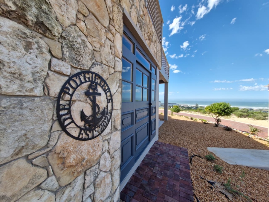 5 Bedroom Property for Sale in Stilbaai Oos Western Cape